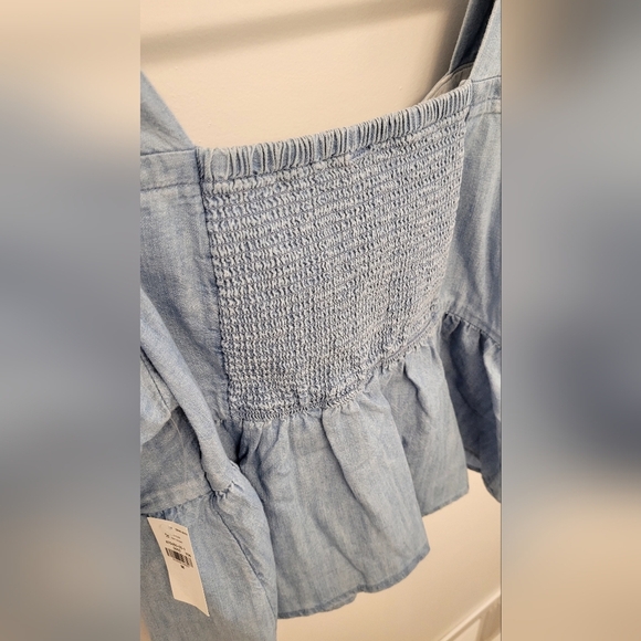 Old Navy Puff Sleeve Top - Picture 5 of 8